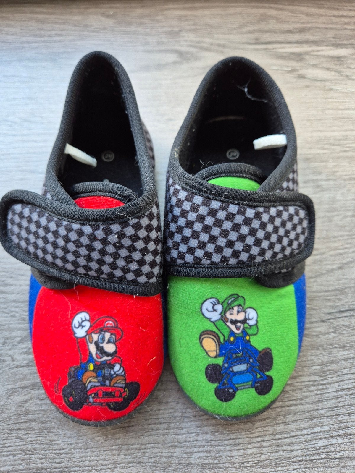 Nintendo Super Mario & Luigi pantoffels maat 29, Jongen of Meisje, Schoenen, Nieuw, Ophalen of Verzenden