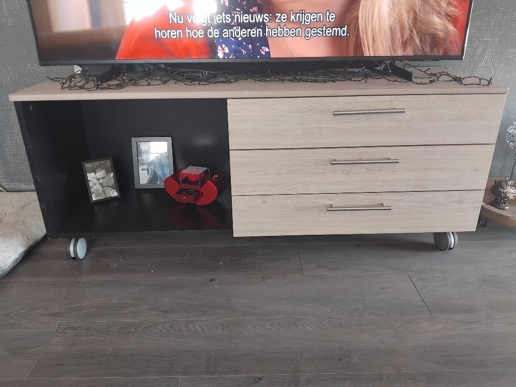 Tv meubel, Huis en Inrichting, Ophalen, 100 tot 150 cm, Zo goed als nieuw, Minder dan 100 cm