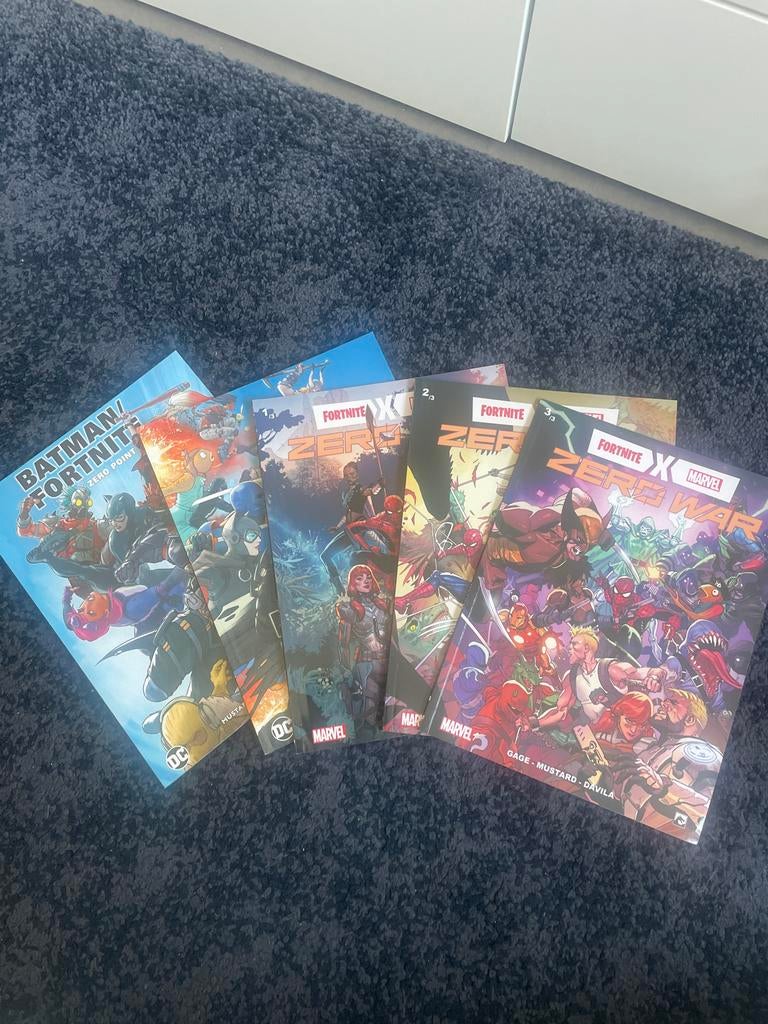 Fortnite Comics: Batman/Fortnite Zero Point & Fortnite x Mar, Ophalen of Verzenden, Zo goed als nieuw