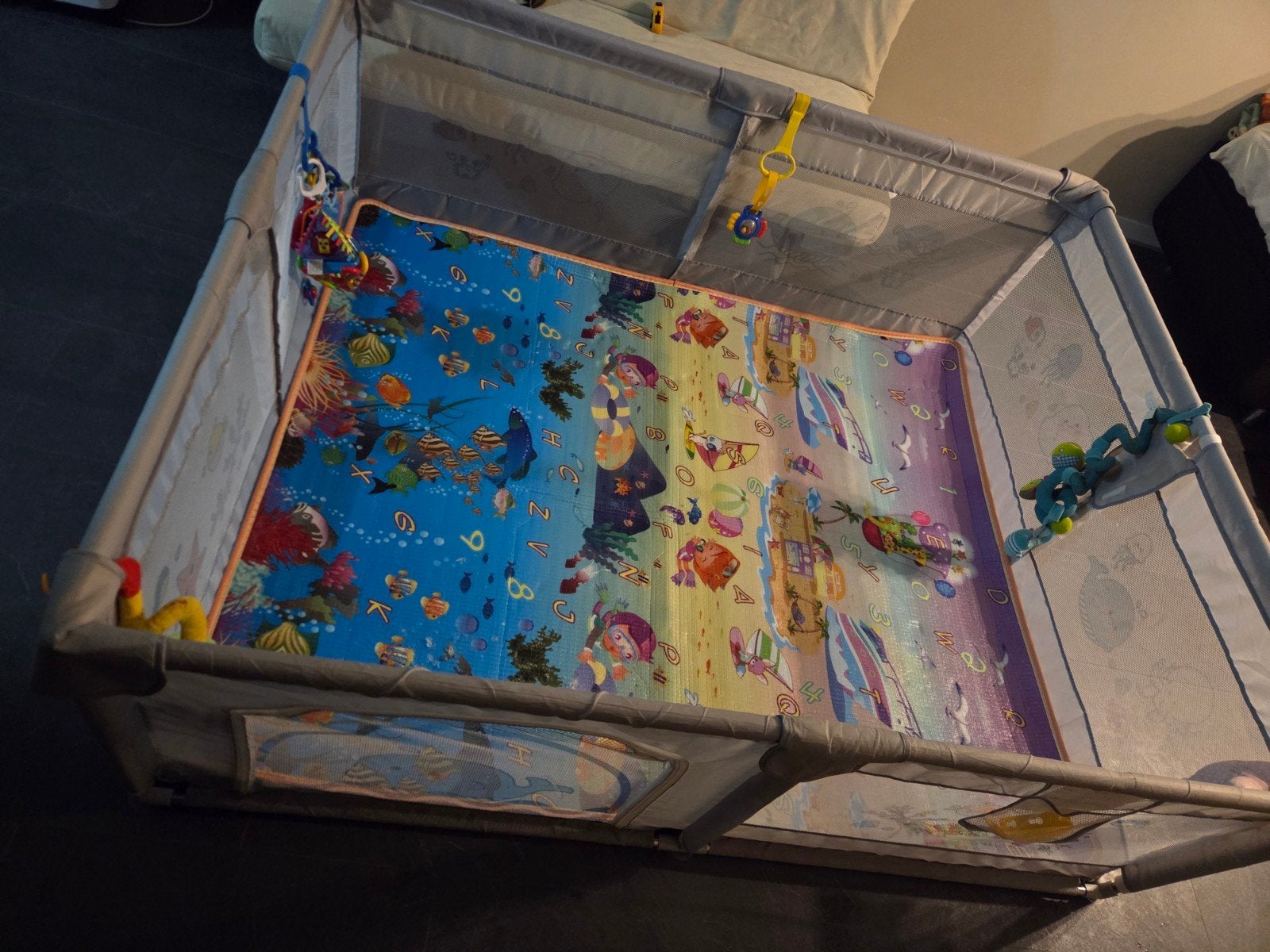 grote baby box met speelmat, Ophalen of Verzenden