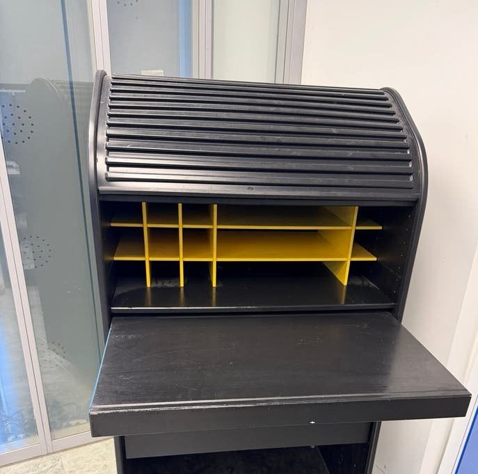 Zwart rolluik kast met lades en vakken, Ophalen, Gebruikt, 100 tot 150 cm, 50 tot 100 cm