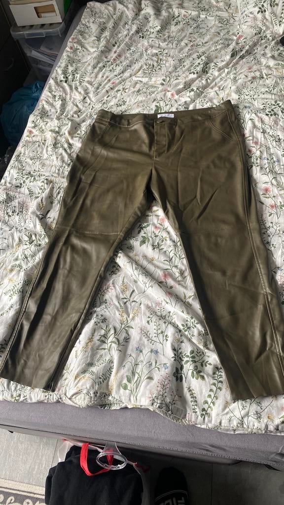 Primark immitatieleer kaki dames broek maat 48, Maat 46/48 (XL) of groter, Ophalen of Verzenden, Zo goed als nieuw, Lang
