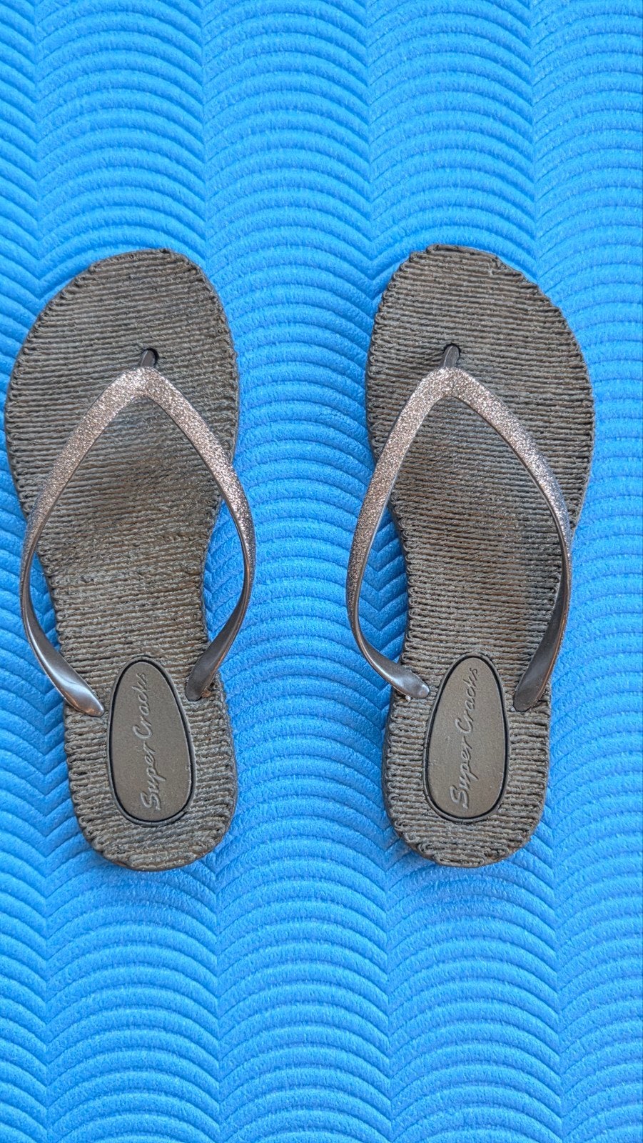 NIEUW Supercracks bronzen teenslippers, maat 38/39 (L), Overige kleuren, Nieuw, Ophalen of Verzenden, Slippers