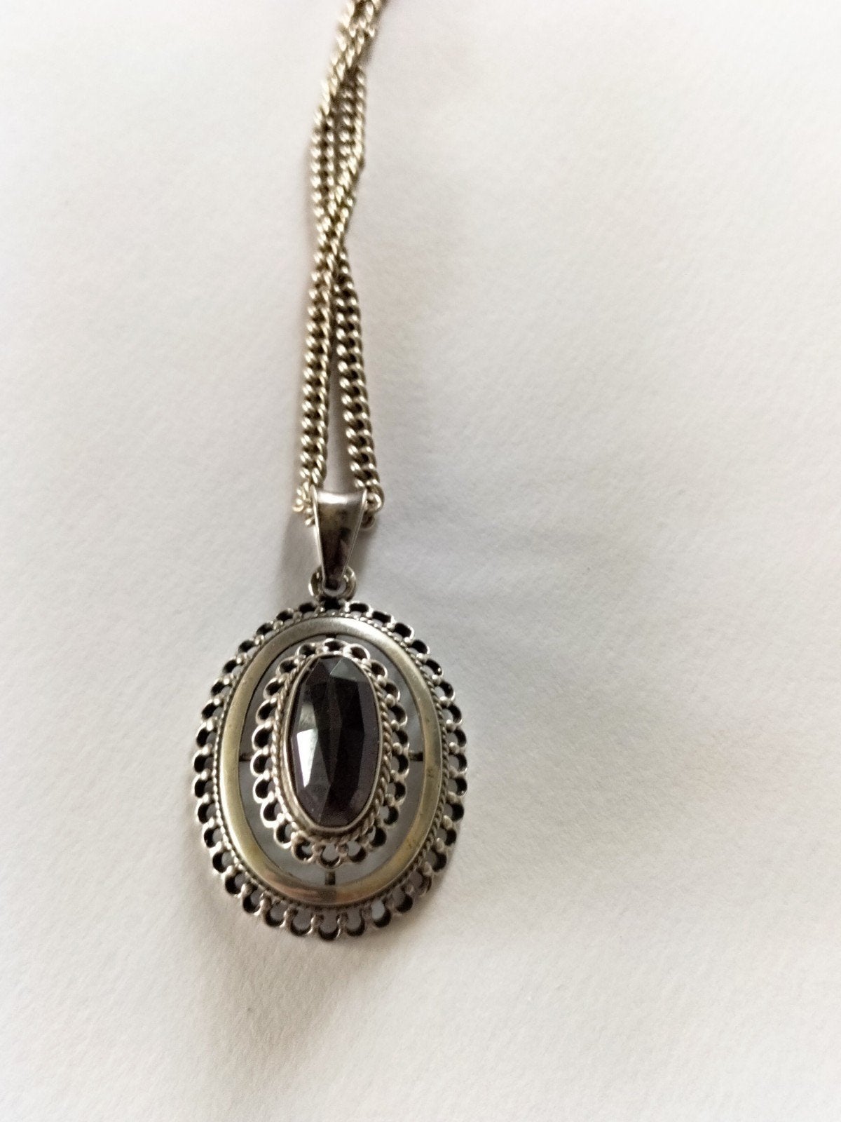 Antieke Zilveren Granaat Hanger met Ketting, Verzenden, Zilver, Hanger, Met edelsteen