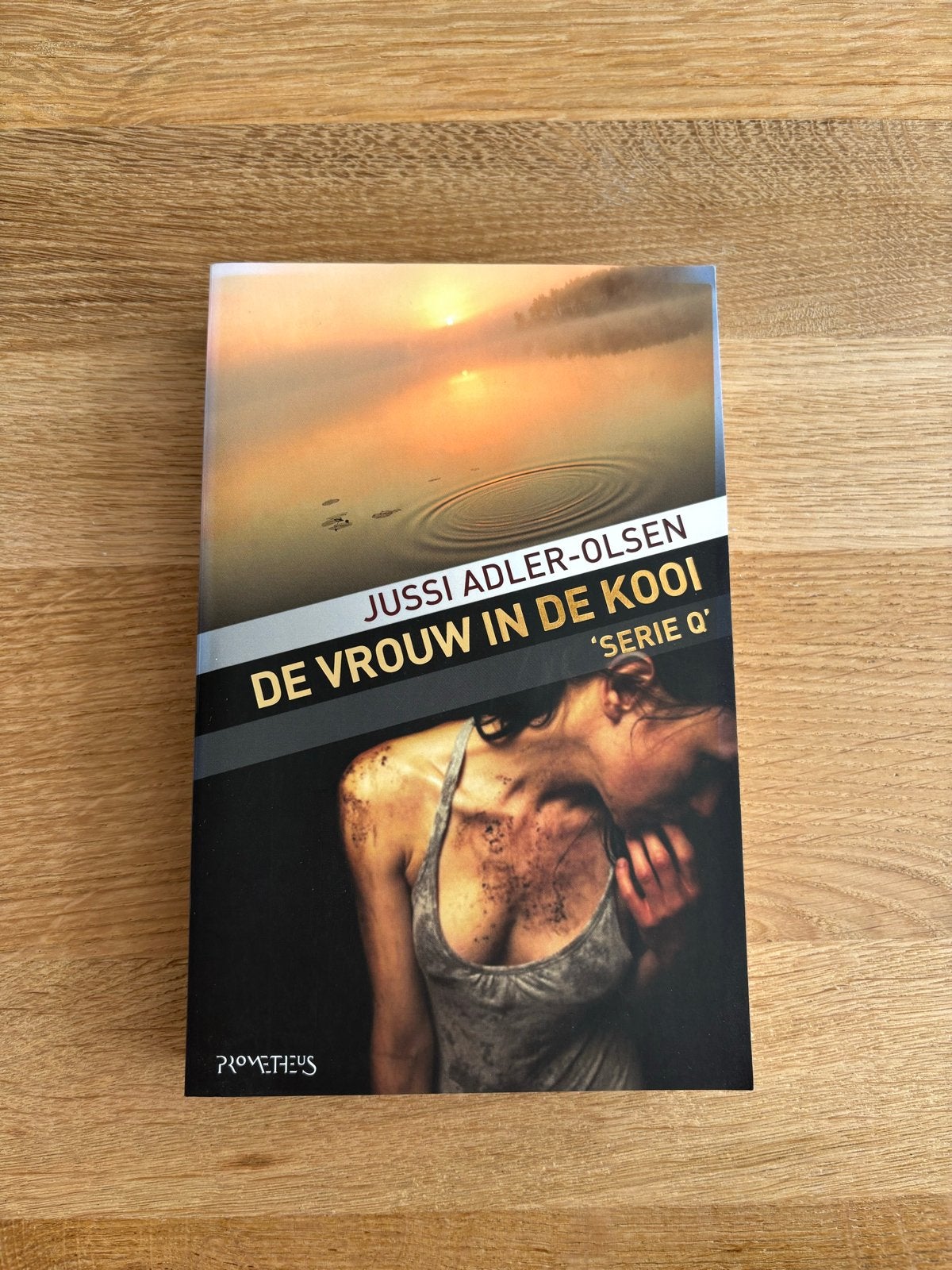 Jussi Adler-Olsen - Vrouw in de kooi, Gelezen, Ophalen of Verzenden, Scandinavië, Jussi Adler-Olsen
