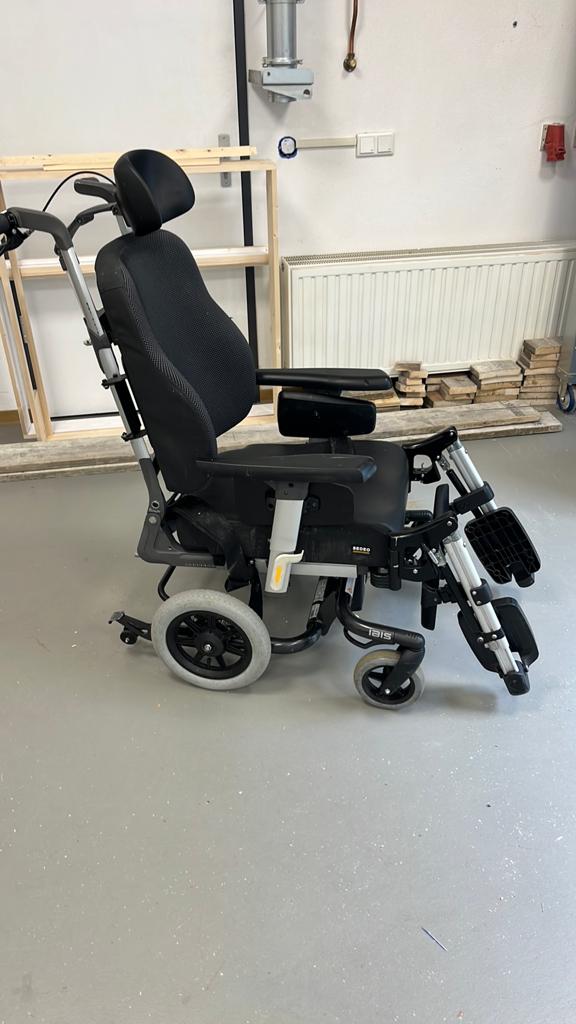Kantelbare rolstoel ibis met sedeo rug en zit, Diversen, Rolstoelen, Ophalen, Duwrolstoel