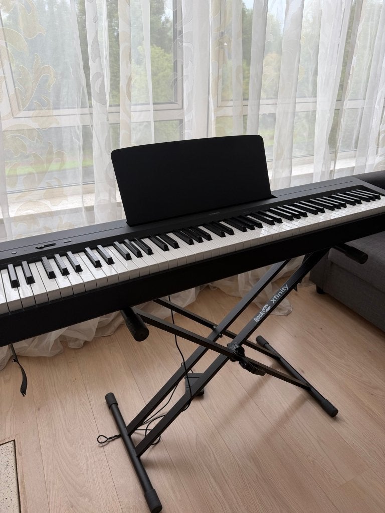 Foto 2 van Yamaha digitale piano - 88 toetsen+standaard en pedaal