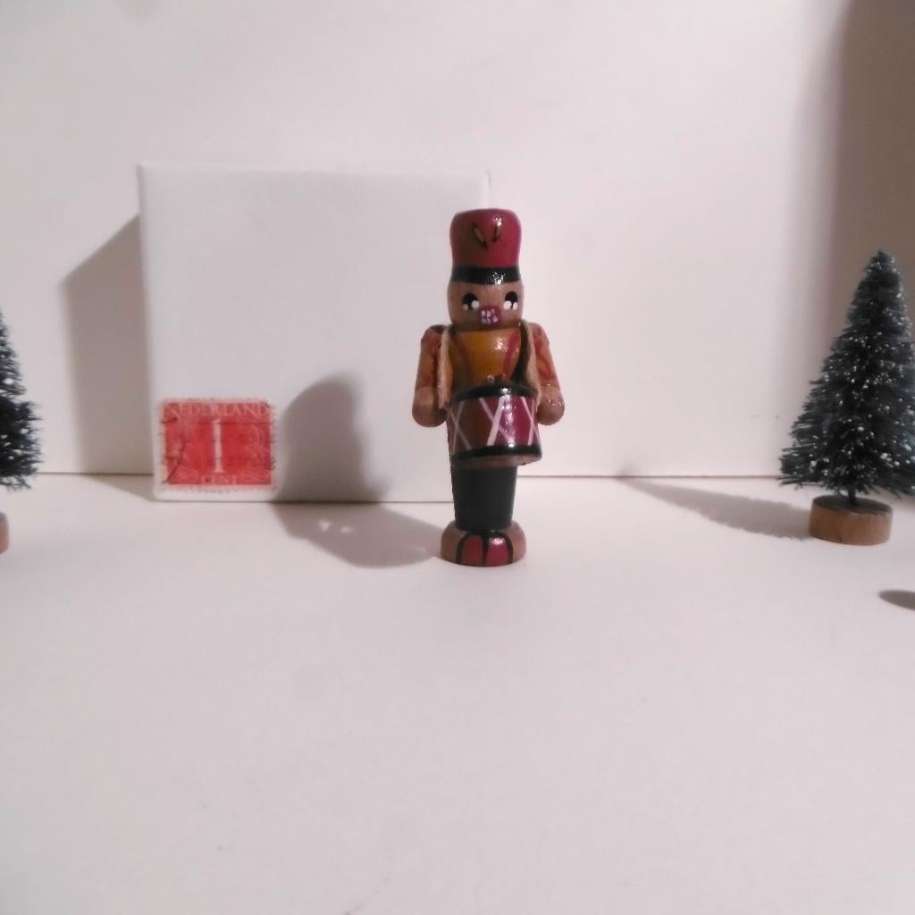 oud houten Duitse notenkraker speelgoed trommel kerst pop, Diversen, Kerst, Verzenden