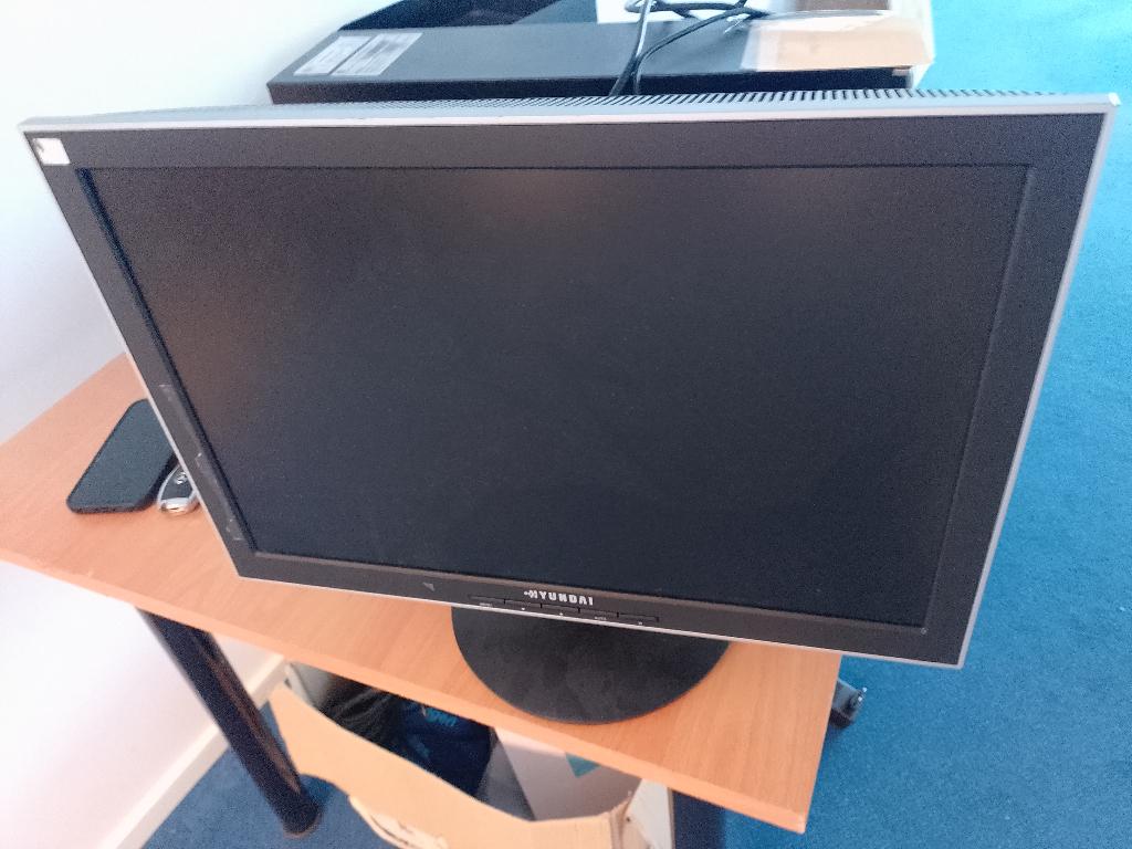 computer met keyboard, monitor etc., Ophalen, Gebruikt, Met monitor, Onbekend