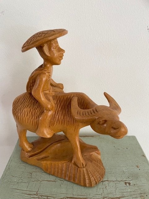 Vintage Oosters beeld teakhout. Man op Yak / waterbuffel., Ophalen, Beeld, Hout, Klassiek