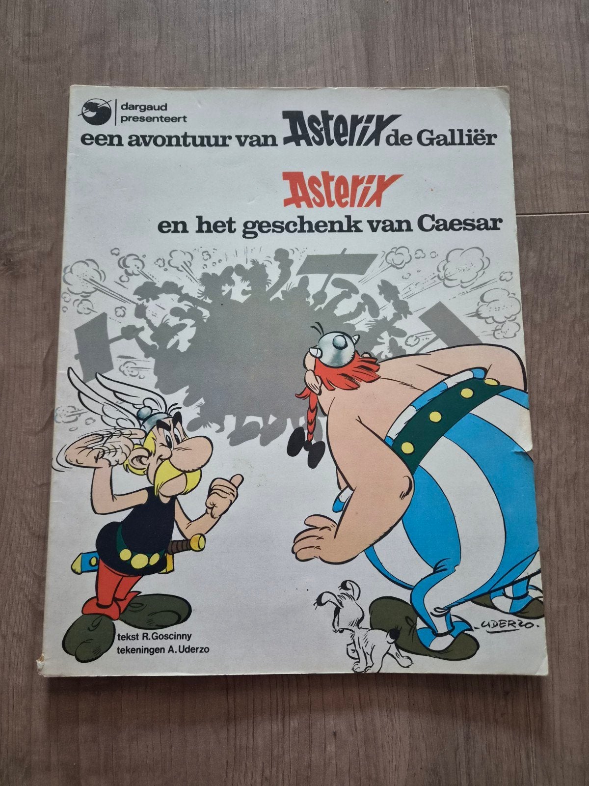 Asterix en het geschenk van Caesar - Dargaud, Eén stripboek, Ophalen of Verzenden, Gelezen, R. Goscinny, A. Uderzo