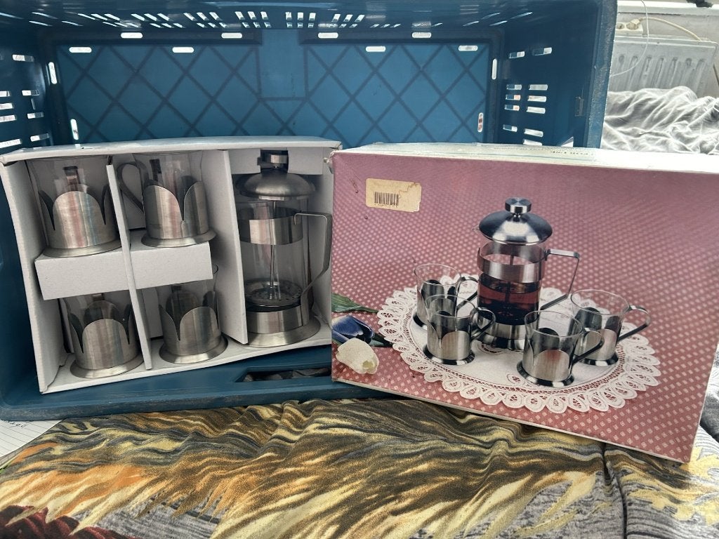 Nieuwe thee set met 4 kopjes, Nieuw, Ophalen of Verzenden, Glas, Overige stijlen