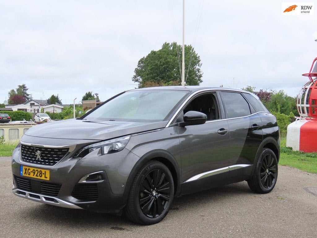Peugeot 3008 1.2 PureTech GT Line *Carplay *Camera *Navi *Tw, Voorwielaandrijving, Gebruikt, 1199 cc, Leder en Stof