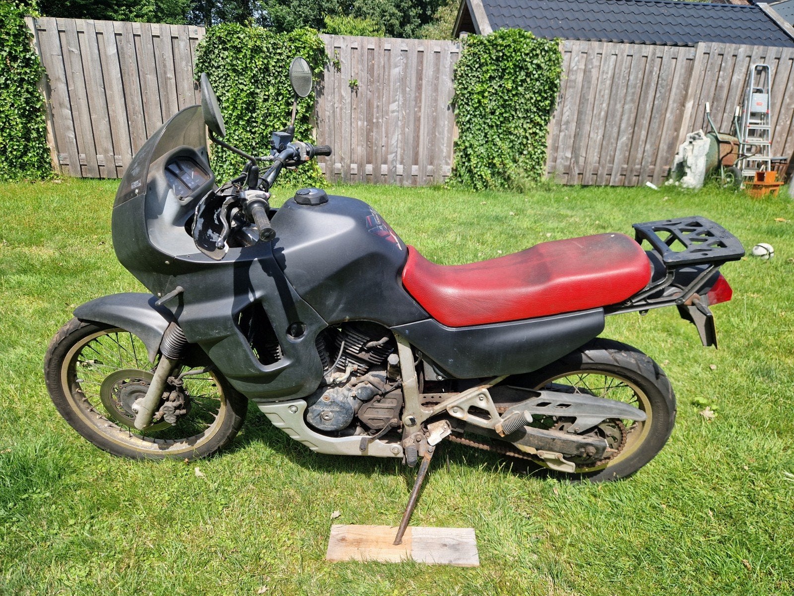 Honda Transalp XL600V - Opknapper/Onderdelen, Sportuitlaat, 2 cilinders, Gebruikt, Particulier