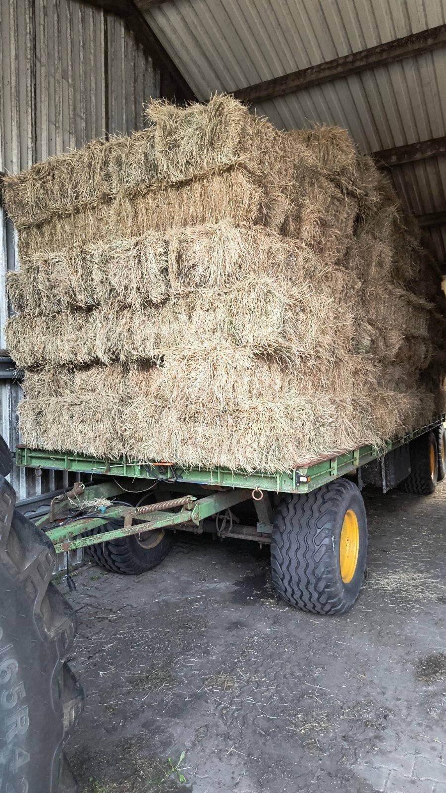 Kleine hooibalen en grote  ronde balen 40 Euro, Dieren en Toebehoren, Dierenvoeding, Ophalen, Vee
