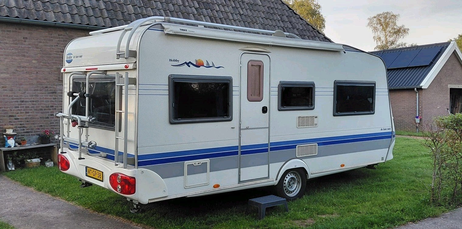 prachtige hobby Easy De Luxe 2006 met stapelbed, Caravans en Kamperen, Caravans, Stapelbed, Rondzit, Hobby, Particulier