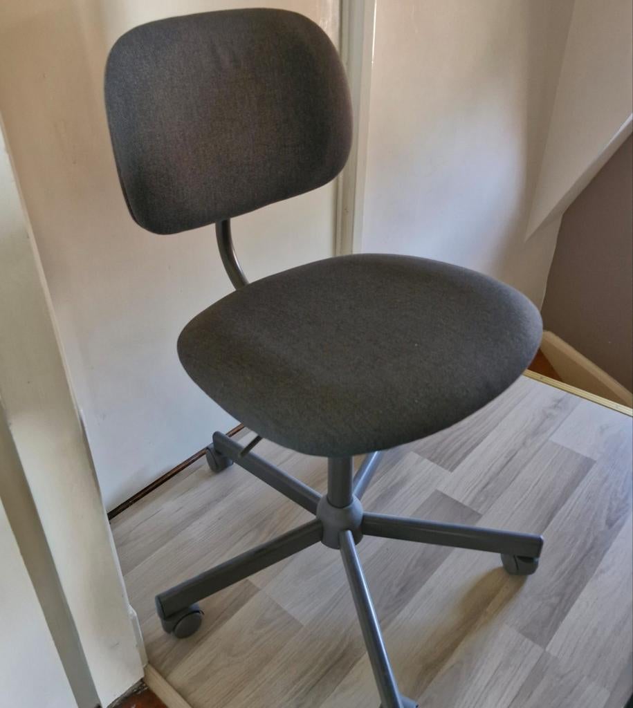 Grijze bureaustoel met wieltjes, Huis en Inrichting, Bureaustoelen, Ophalen, Zo goed als nieuw, Grijs