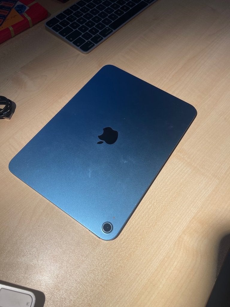 iPad AIr 2022 (defect), Computers en Software, Apple iPads, Blauw, Apple iPad Air, 11 inch, Ophalen of Verzenden