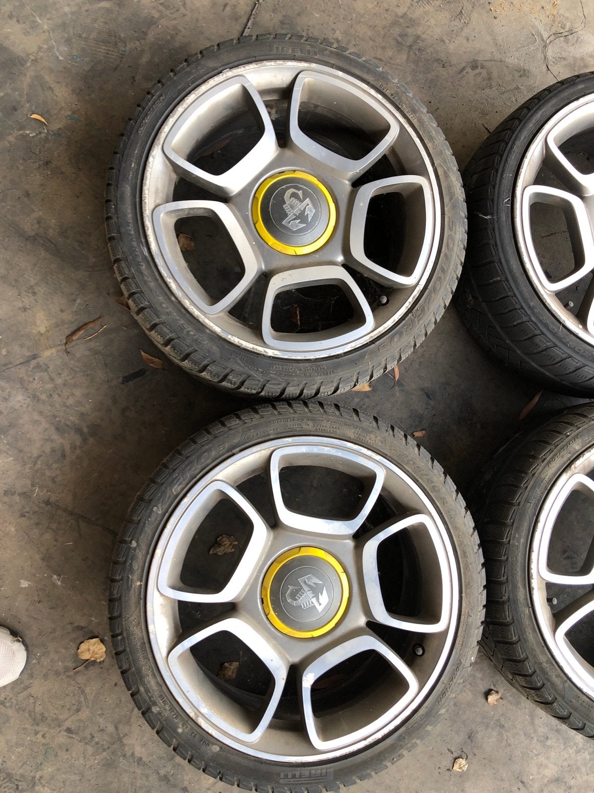 Originele Fiat Abarth velgen met 2 goede banden, Ophalen of Verzenden, Gebruikt