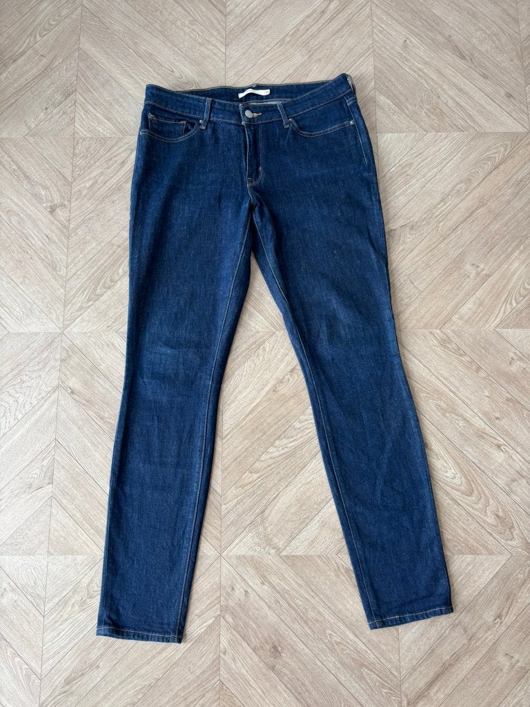 Levis | Spijkerbroek 711 skinny  | Donkerblauw | Maat M / 29, Blauw, Ophalen of Verzenden, Zo goed als nieuw, W28 - W29 (confectie 36)