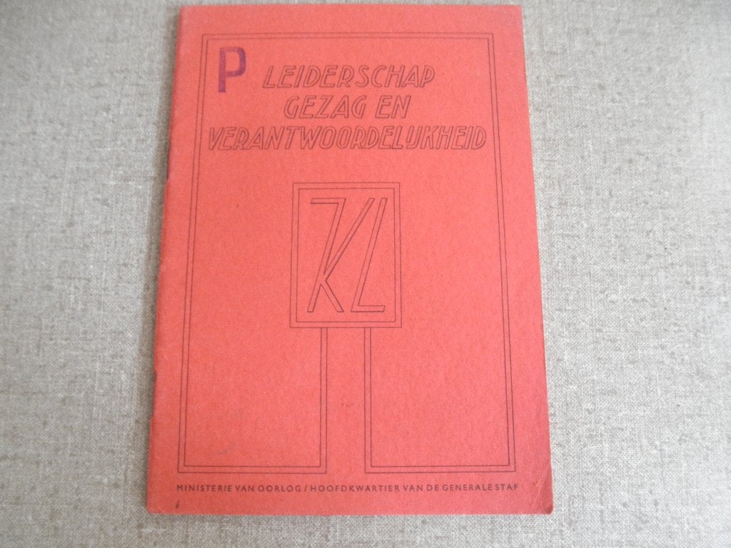 VS 2-1251 leiderschap, gezag en verantwoordelijkheid, Verzamelen, Ophalen of Verzenden, Landmacht, Nederland, Boek of Tijdschrift