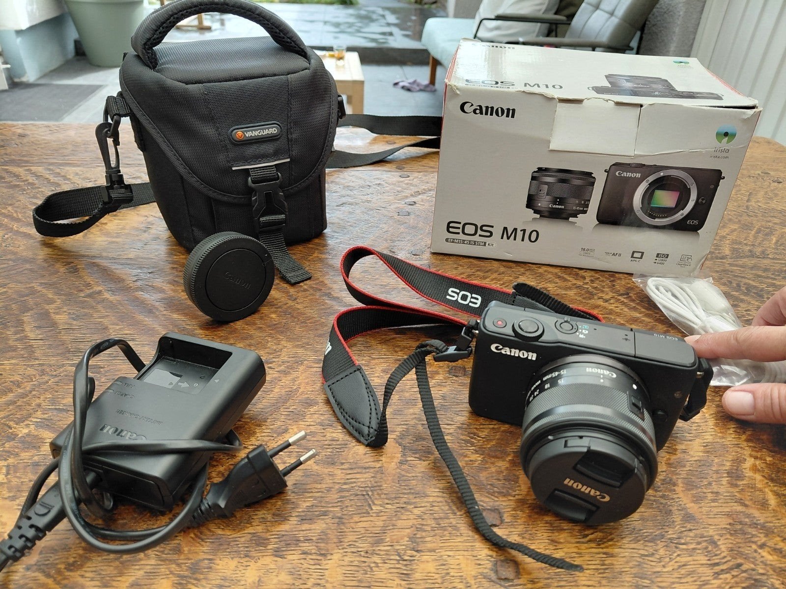 canon eos m10 systeemcamera + lens., Audio, Tv en Foto, Canon, Ophalen of Verzenden, Zo goed als nieuw, Accu