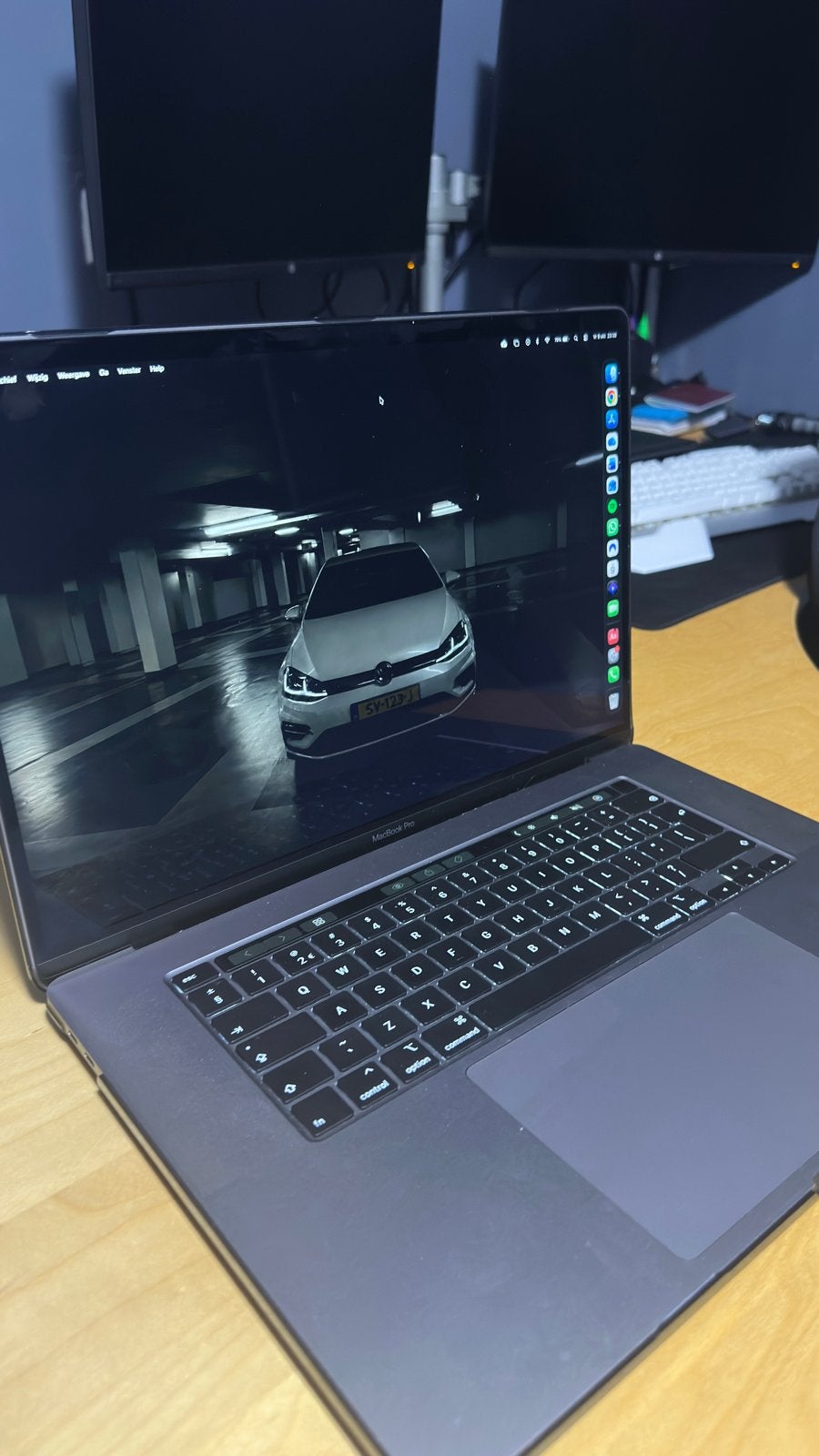 MacBook Pro 16 inch, 2019 - touchbar, 2 tot 3 Ghz, Qwerty, Zo goed als nieuw, 16 inch