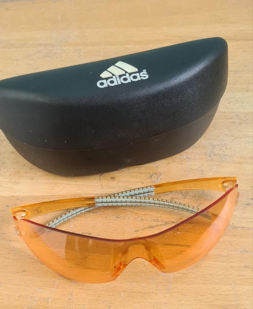 Adidas Sportzonnebril met Oranje Glazen en Hoesje, Sieraden, Tassen en Uiterlijk, Zonnebrillen en Brillen | Heren, Overige merken