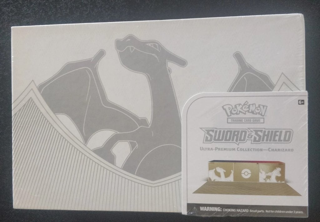Pokemon Ultra Premium Collection Charizard UPC Box - Sealed-, Ophalen of Verzenden, Zo goed als nieuw, Boosterbox, Foil