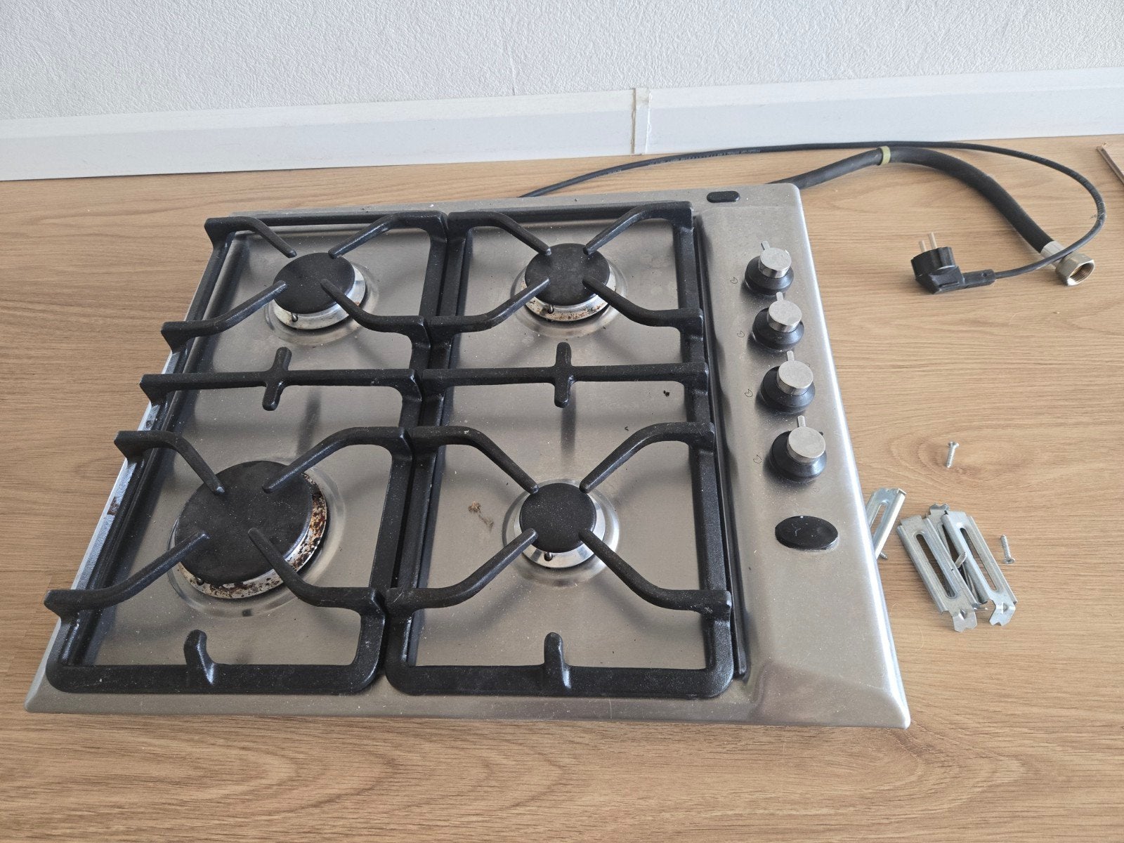4 pits IKEA gasfornuis, Ophalen, Minder dan 85 cm, 4 kookzones, Zo goed als nieuw