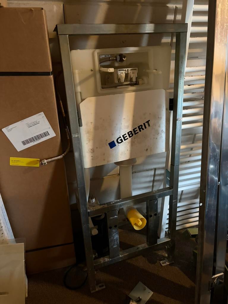 Geberit inbouwreservoir, Ophalen, Gebruikt, Toilet