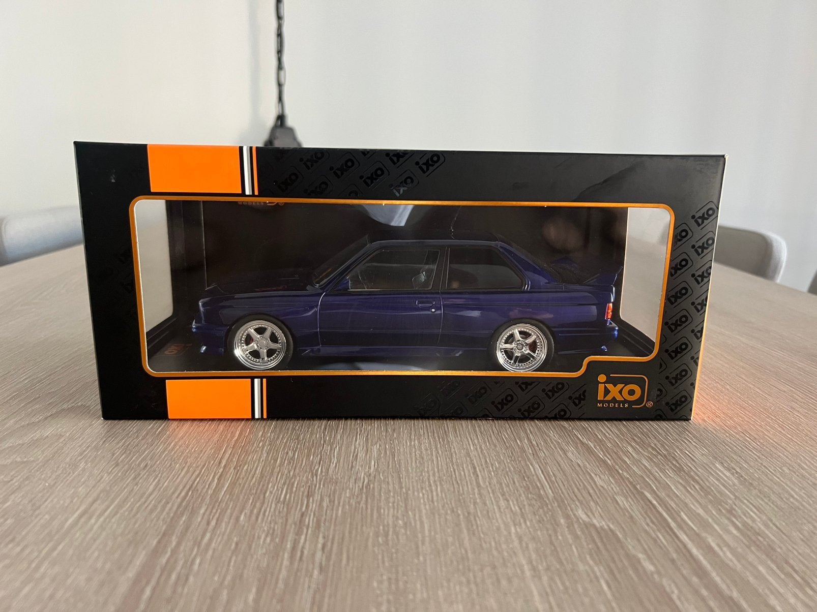 Ixo Modelcars BMW M3 e30 dark blue, Ophalen of Verzenden, Zo goed als nieuw, Overige merken