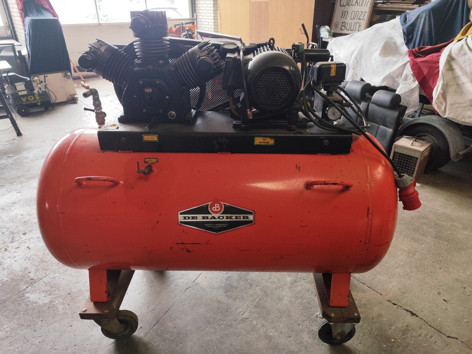 De Backer 3 cilinder compressor 800L 750L/min, Ophalen