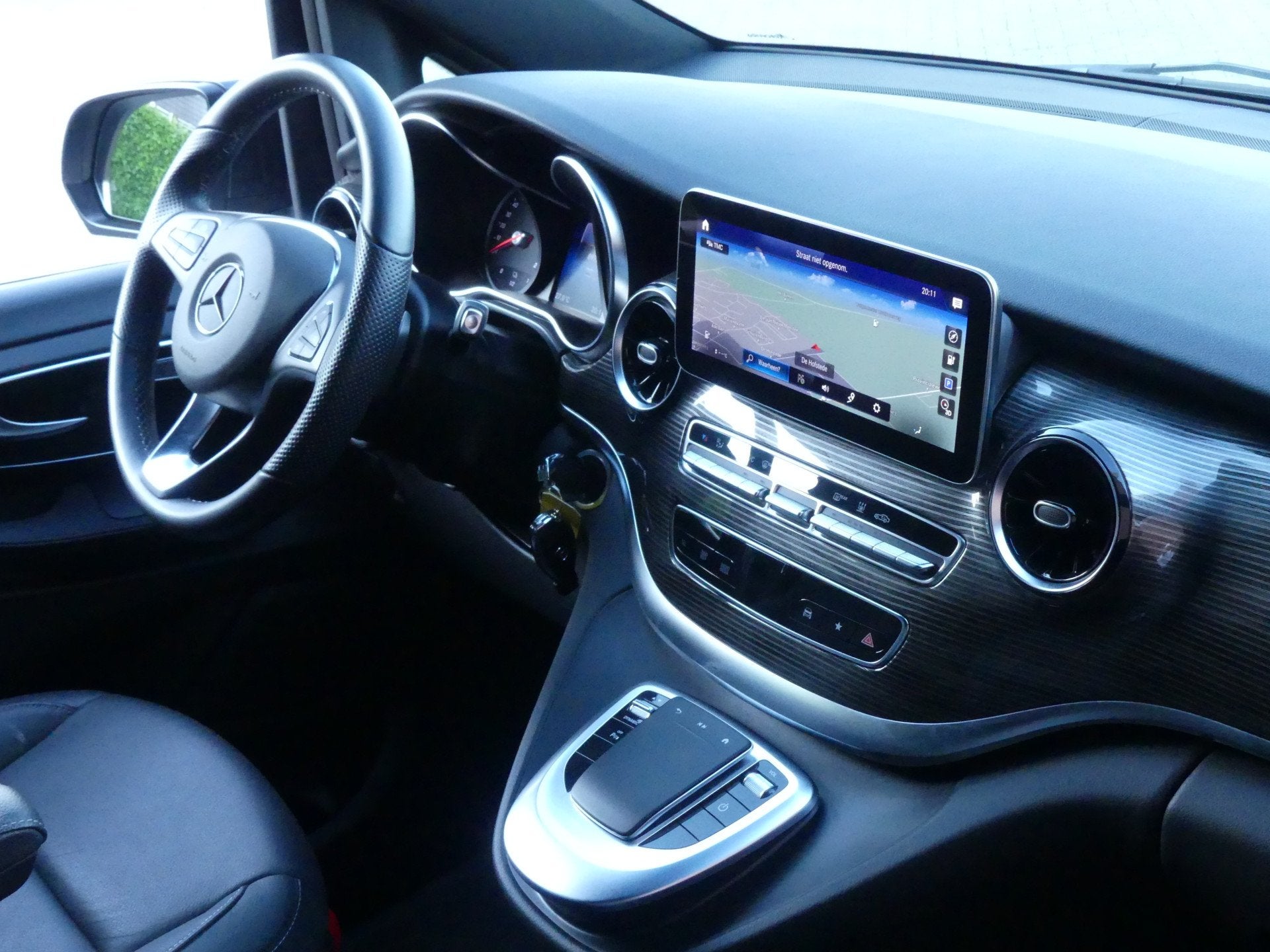 Mercedes-Benz Eqv