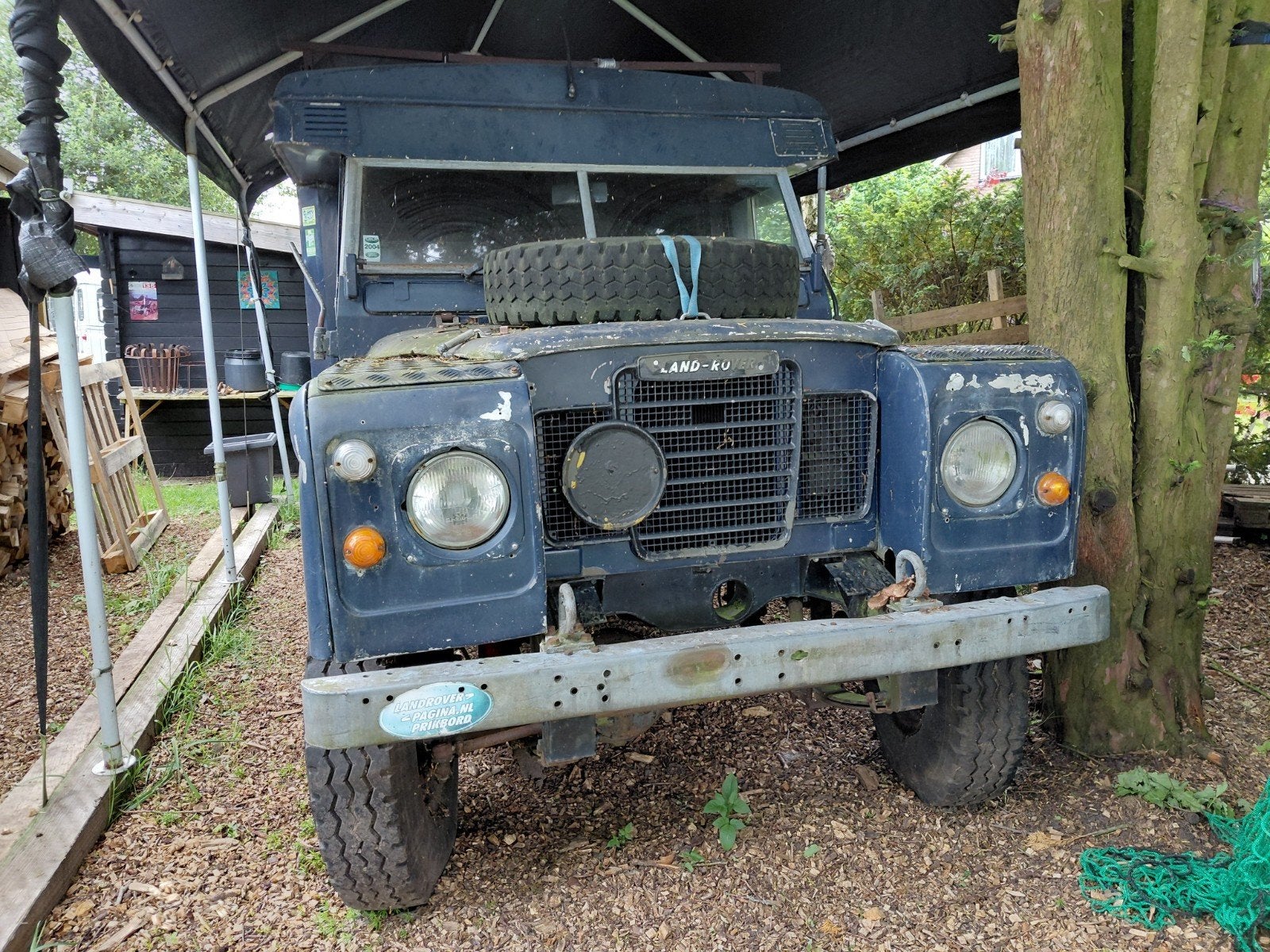 Land Rover 1980, 4 cilinders, 2000 kg, Bruin, Vierwielaandrijving