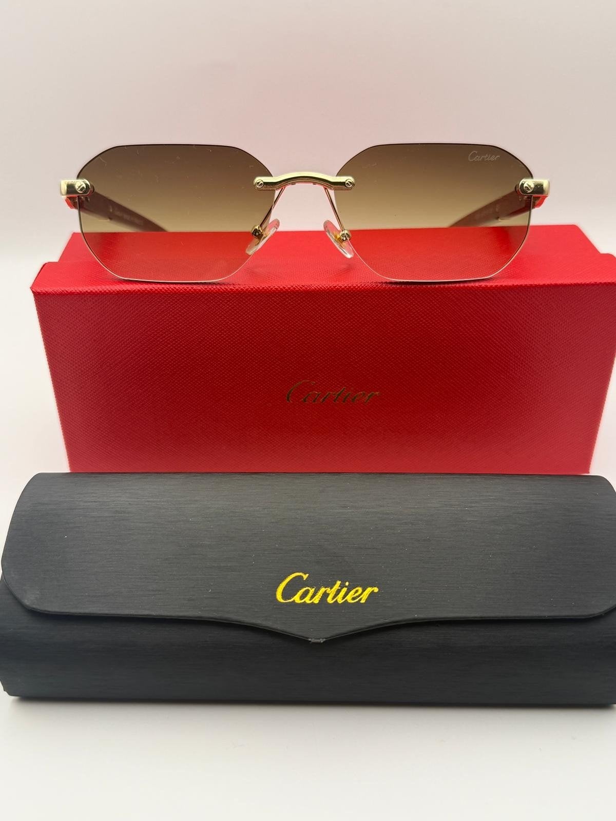 Cartier Zonnebril met Houten Details en Panter - 4 VOOR 100, Ophalen of Verzenden, Zo goed als nieuw, Bruin, Overige merken