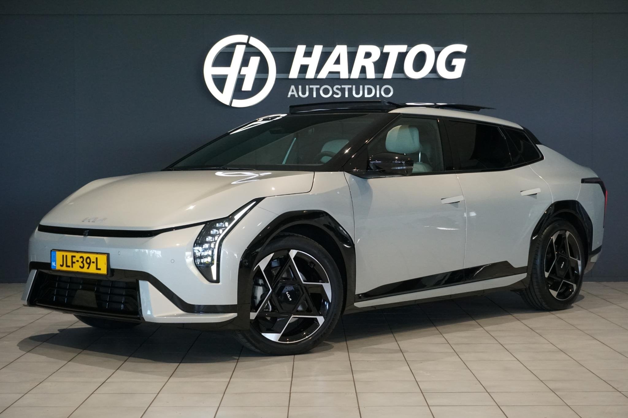 Kia EV4 Fastback GT-PlusLine 81.4 kWh 204 PK *FULL OPTION* +, Auto's, Kia, 81 kWh, 612 km, Origineel Nederlands, Parkeerassistent