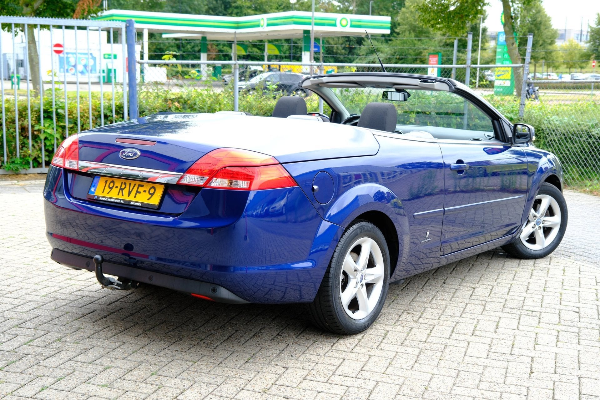 Ford Focus Coupé-Cabriolet 1.6 Cool & Sound Airco|Stoelverw, Auto's, Gebruikt, 4 cilinders, Cabriolet, Handgeschakeld