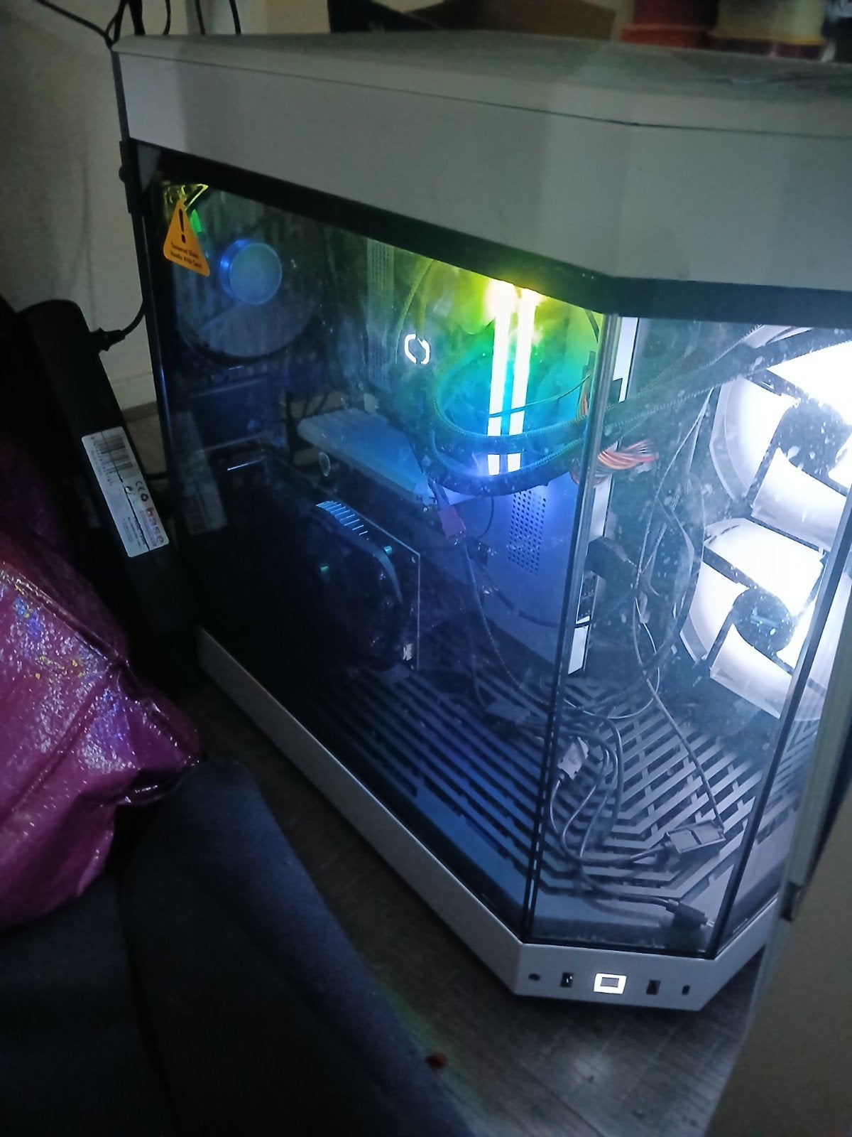 Gaming PC: Hyte Y60, i3 13e gen, 32GB DDR5, AMD GPU, Gebruikt, 32 GB, Ophalen of Verzenden, Gaming