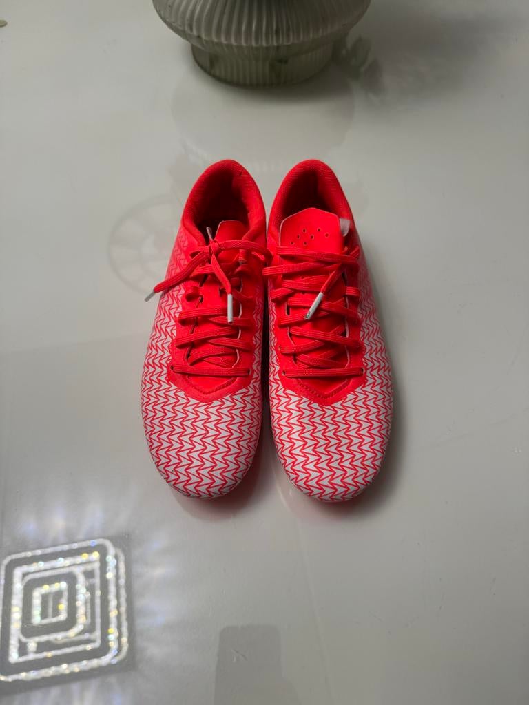 Under Armour Voetbalschoenen - Maat 36.5, Ophalen of Verzenden, Nieuw, Padelschoenen