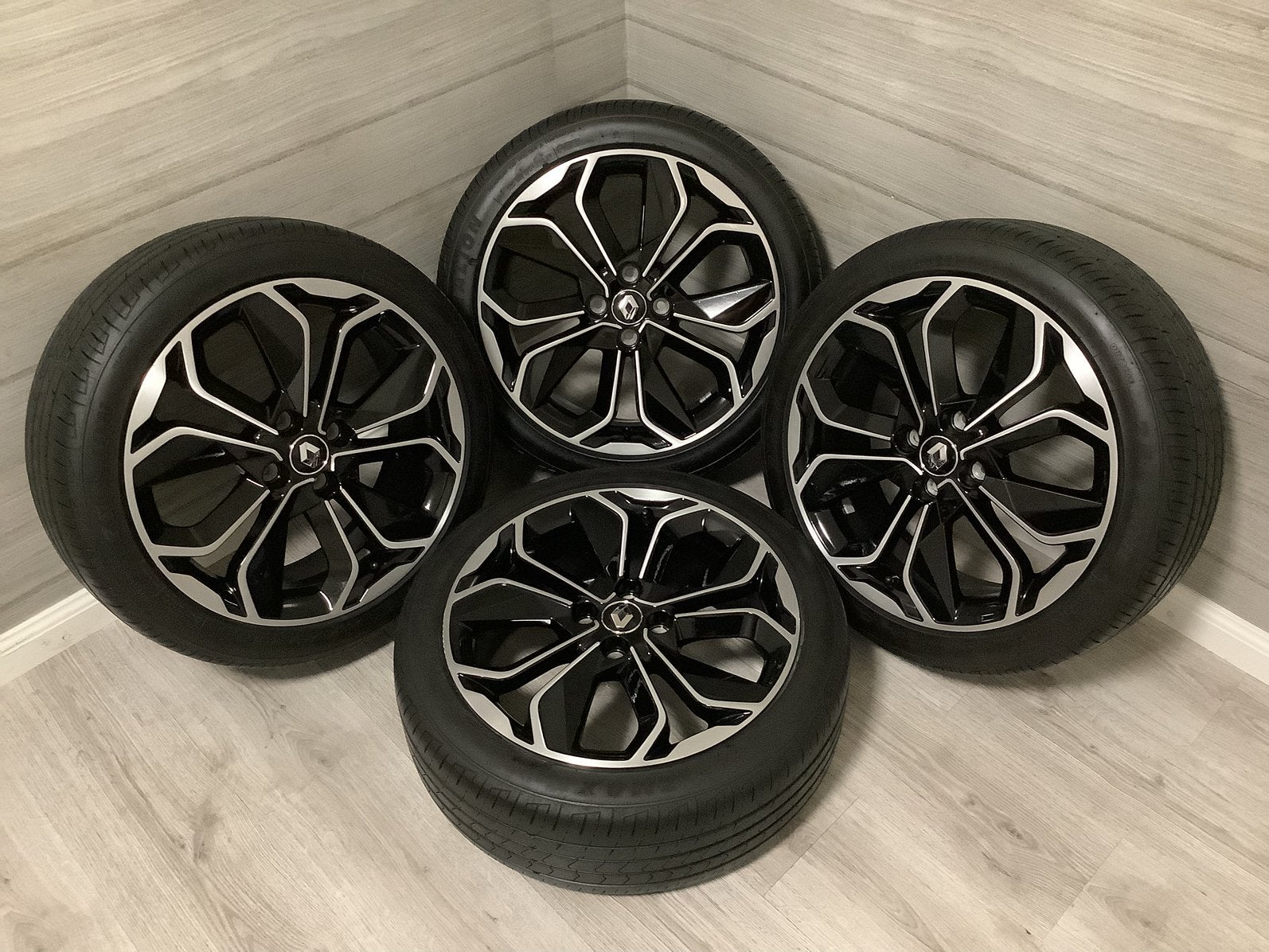 Renault CLIO origineel velgen zomerbanden 17 inch, Banden en Velgen, Nieuw, 17 inch, Personenwagen