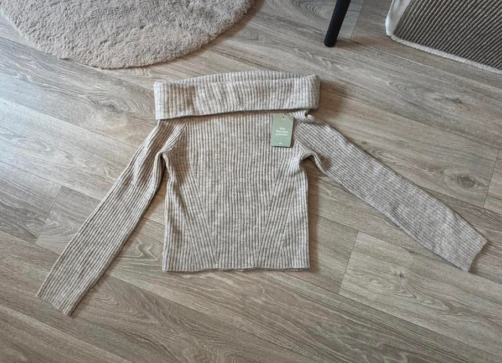 H&M off the shoulder trui beige, Ophalen of Verzenden, Nieuw, Maat 38/40 (M), Beige