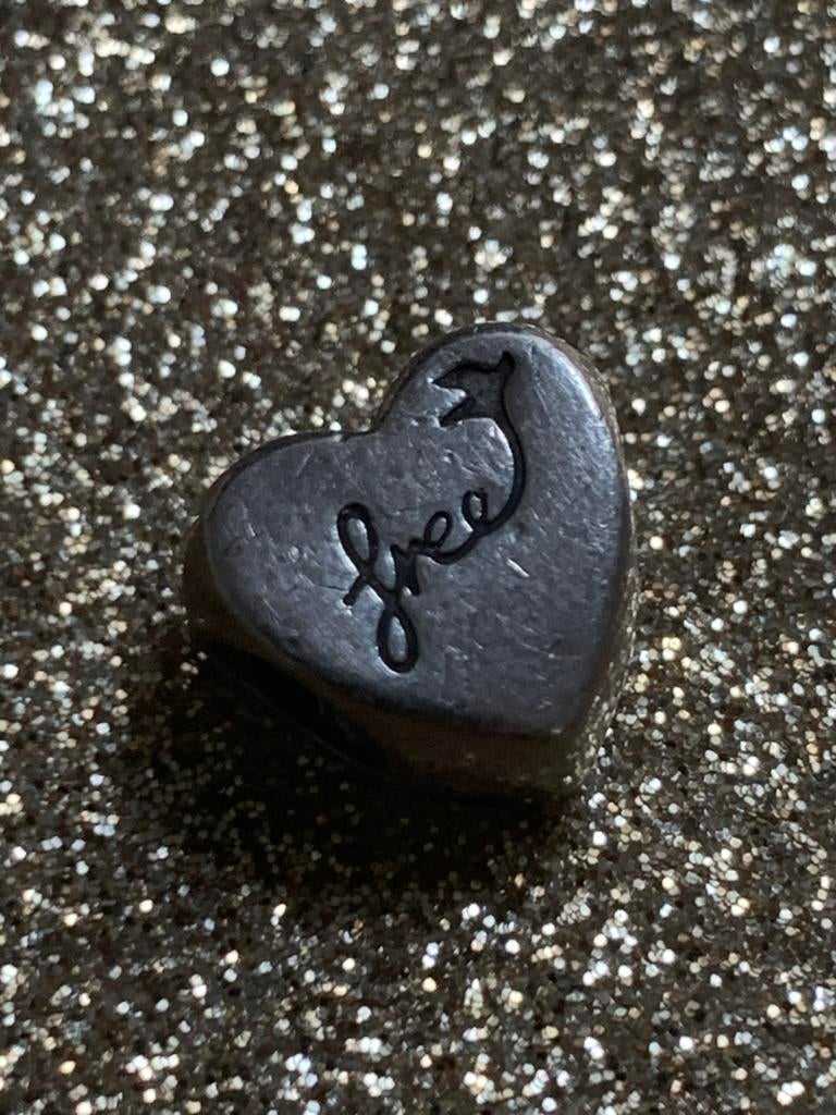Pandora bedel hart 'free' met inspirerende tekst, Pandora, Ophalen of Verzenden, Zo goed als nieuw, 1 bedel