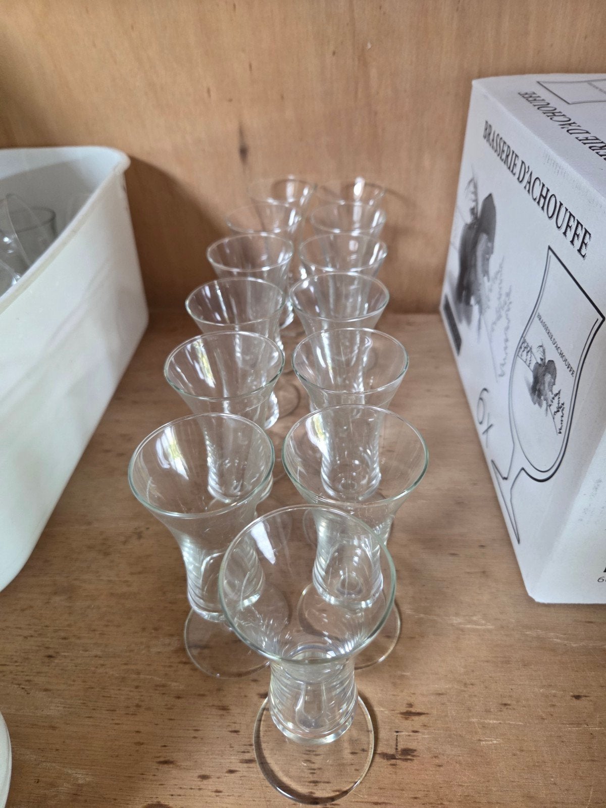 Mooie set van 13 klassieke borrelglazen op voet / likeurglas, Verzamelen, Ophalen, Zo goed als nieuw, Borrel- of Shotglas