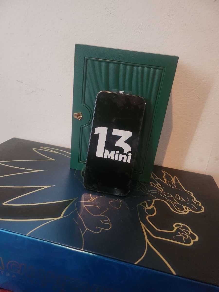 Foto 6 van iPhone 13 mini met nieuw scherm en batterij