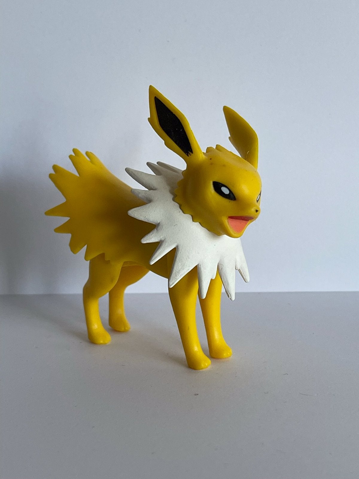 Tomy Pokémon figuur Jolteon, Verzamelen, Poppetjes en Figuurtjes, Ophalen of Verzenden, Zo goed als nieuw