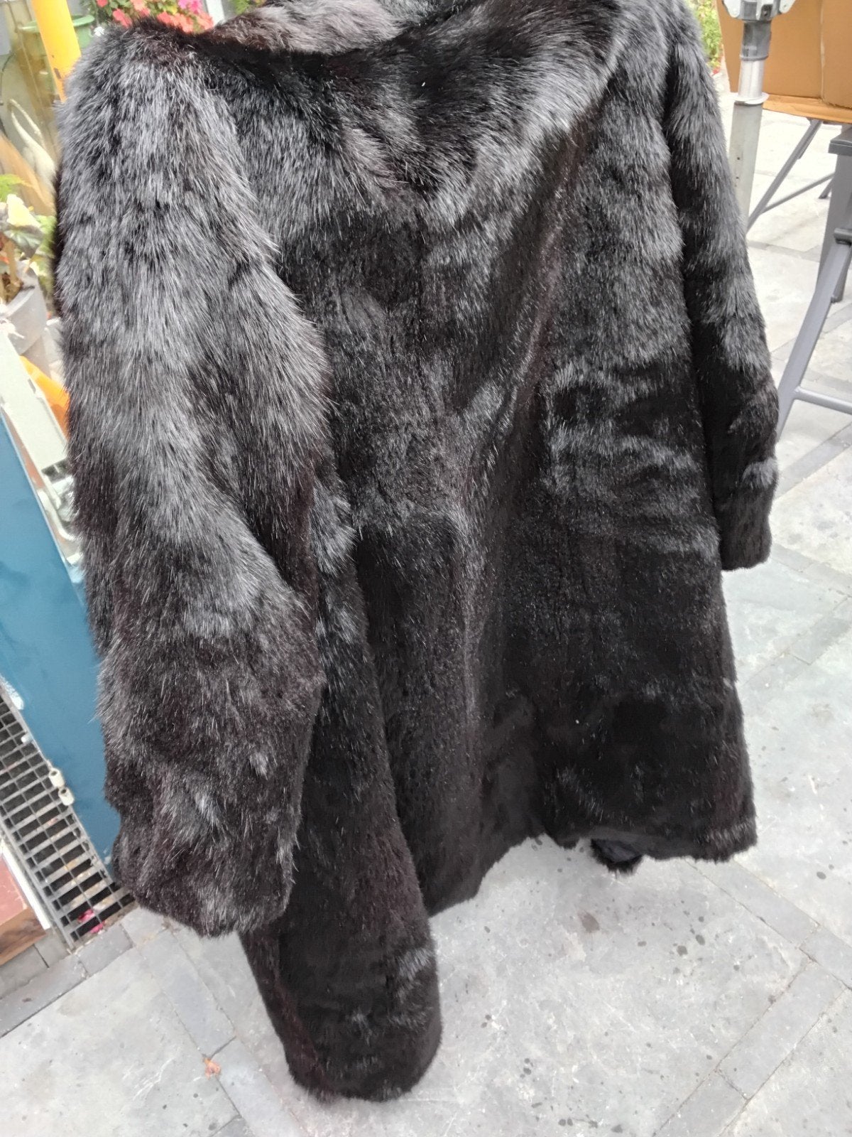 Zwarte lange (bond) jas - Vintage vondst van oma's zolder, Kleding | Dames, Ophalen of Verzenden, Gedragen, Zwart