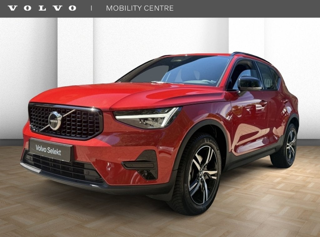 Volvo XC40 B4 Plus Dark | Trekhaak | Harman Kardon Audio, Dealer onderhouden, Gebruikt, Euro 6, Origineel Nederlands