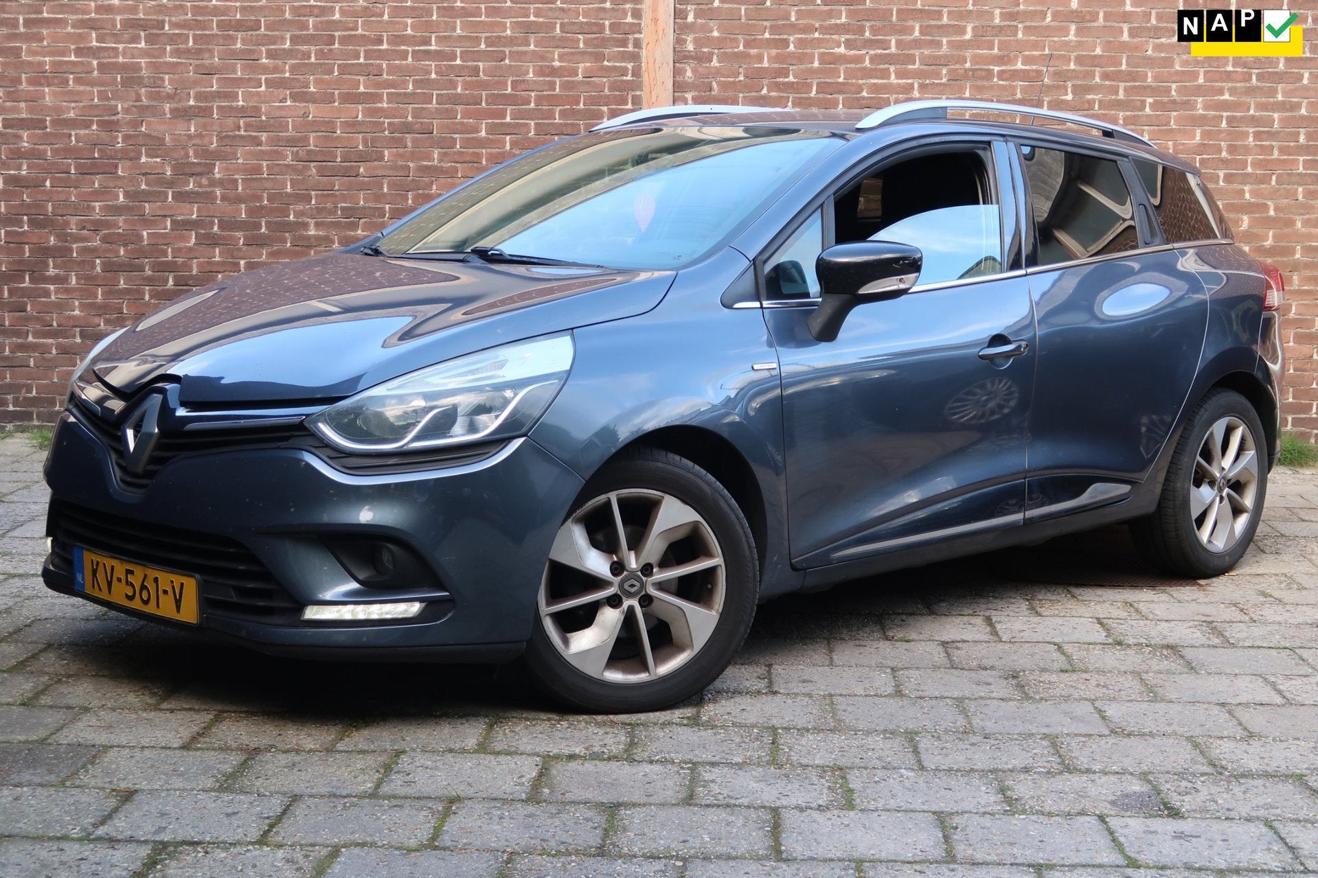 Renault Clio Estate 1.5 dCi Ecoleader Limited *Rijklaarprijs, Auto's, Voorwielaandrijving, Stof, 4 cilinders, Origineel Nederlands
