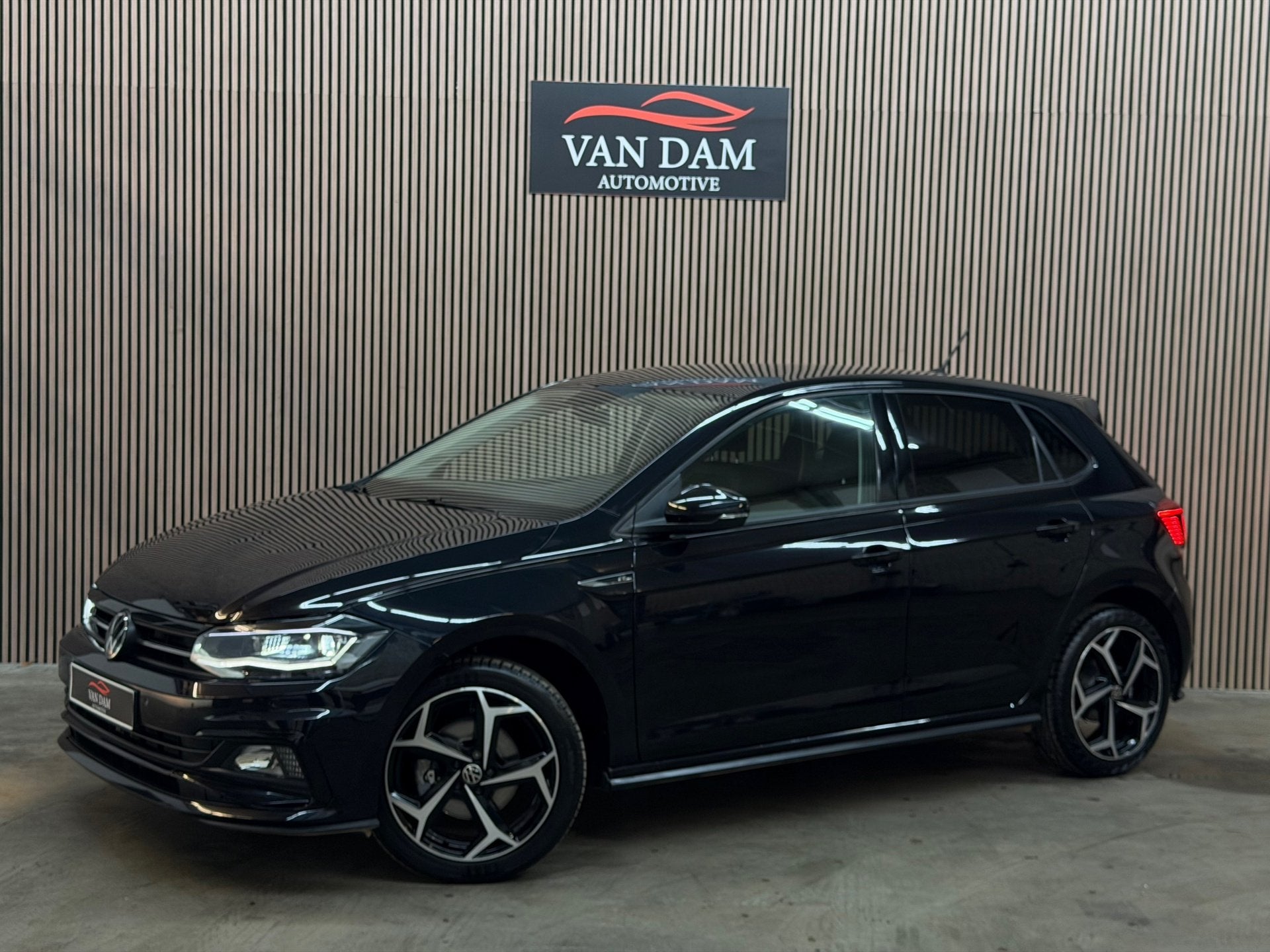 Volkswagen Polo 1.0 TSI R-Line 2020 DSG LED CRUISE CAR-PLAY, Auto's, Dealer onderhouden, Gebruikt, 1095 kg, Zwart